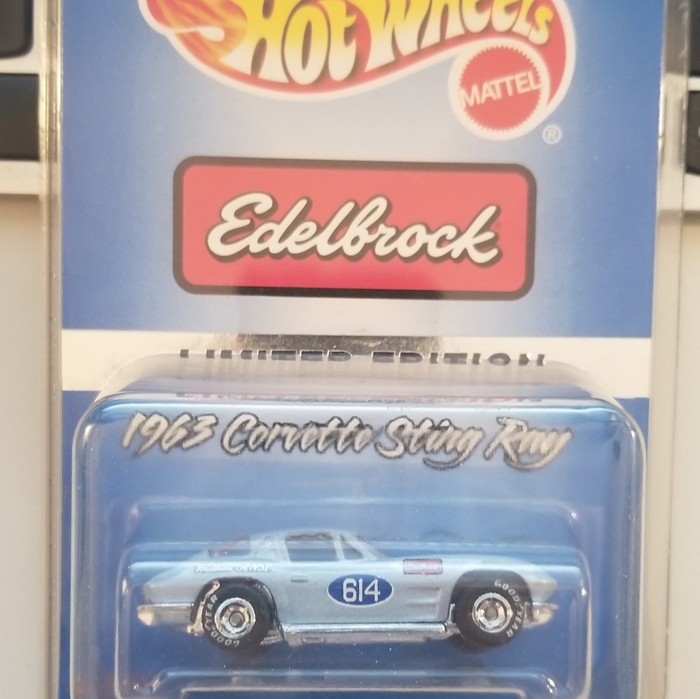 Hotwheels limited Edition Edelbrock 1963 corvette